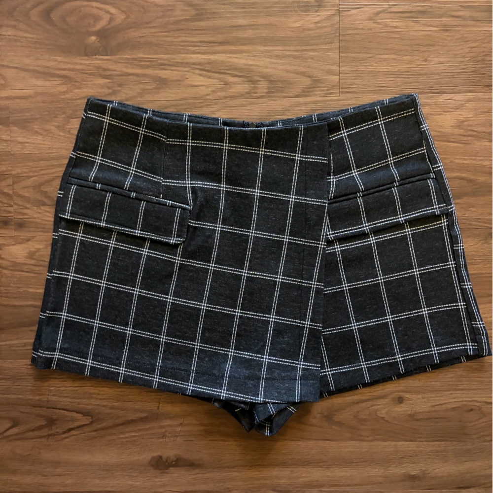 Lulus Black Plaid Women Skort Size Medium